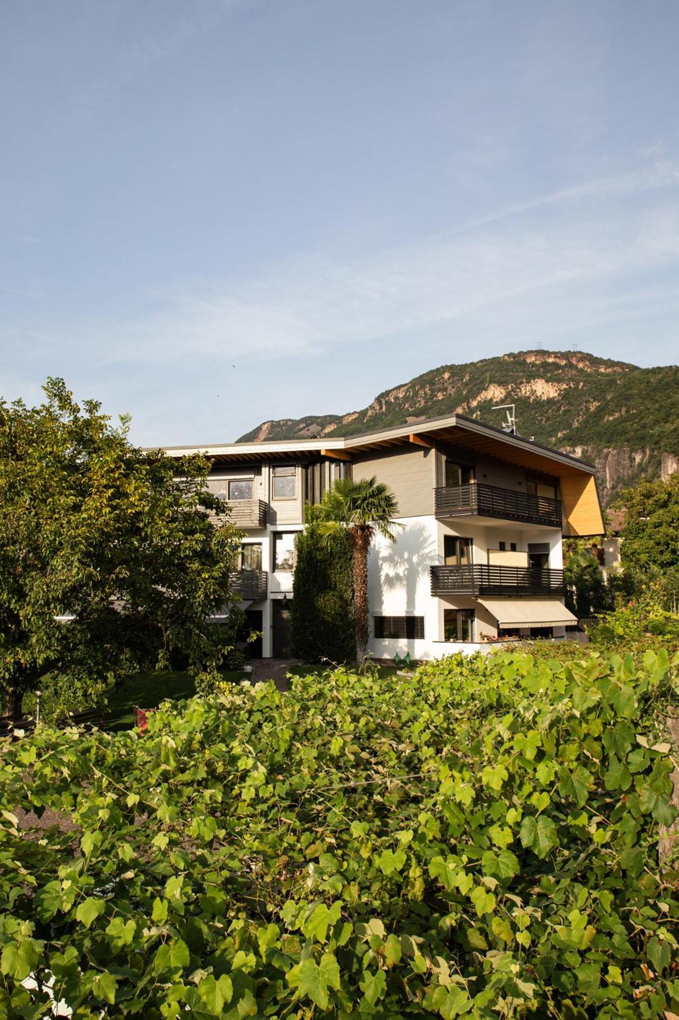 Julias Guesthouse Ora / Auer Exterior photo